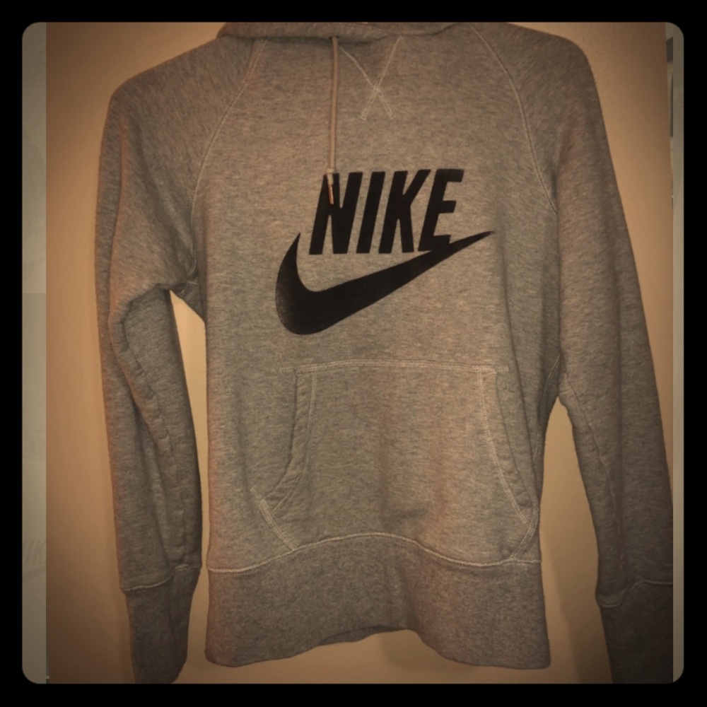 Women's Nike Pullover